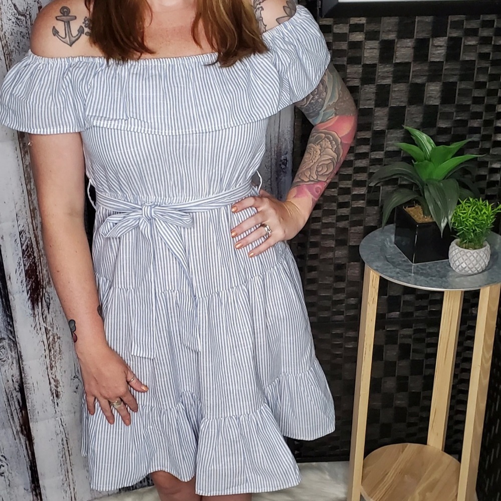 Avallable by Angela Fashion Woman’s Large Seersucker Off Shoulder Ruffled Dress